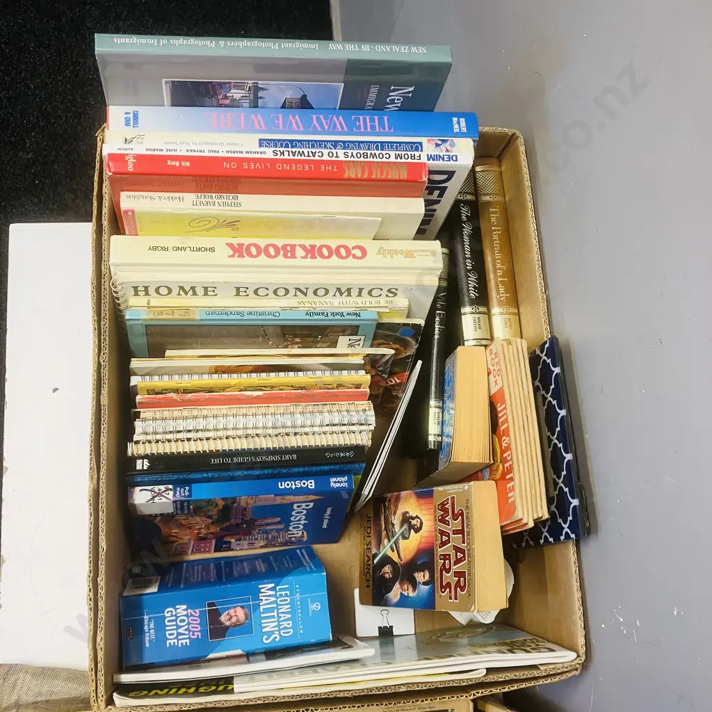 Box lot Books, Assorted 70s & 80s Musical Express Magazines Etc Image 1++