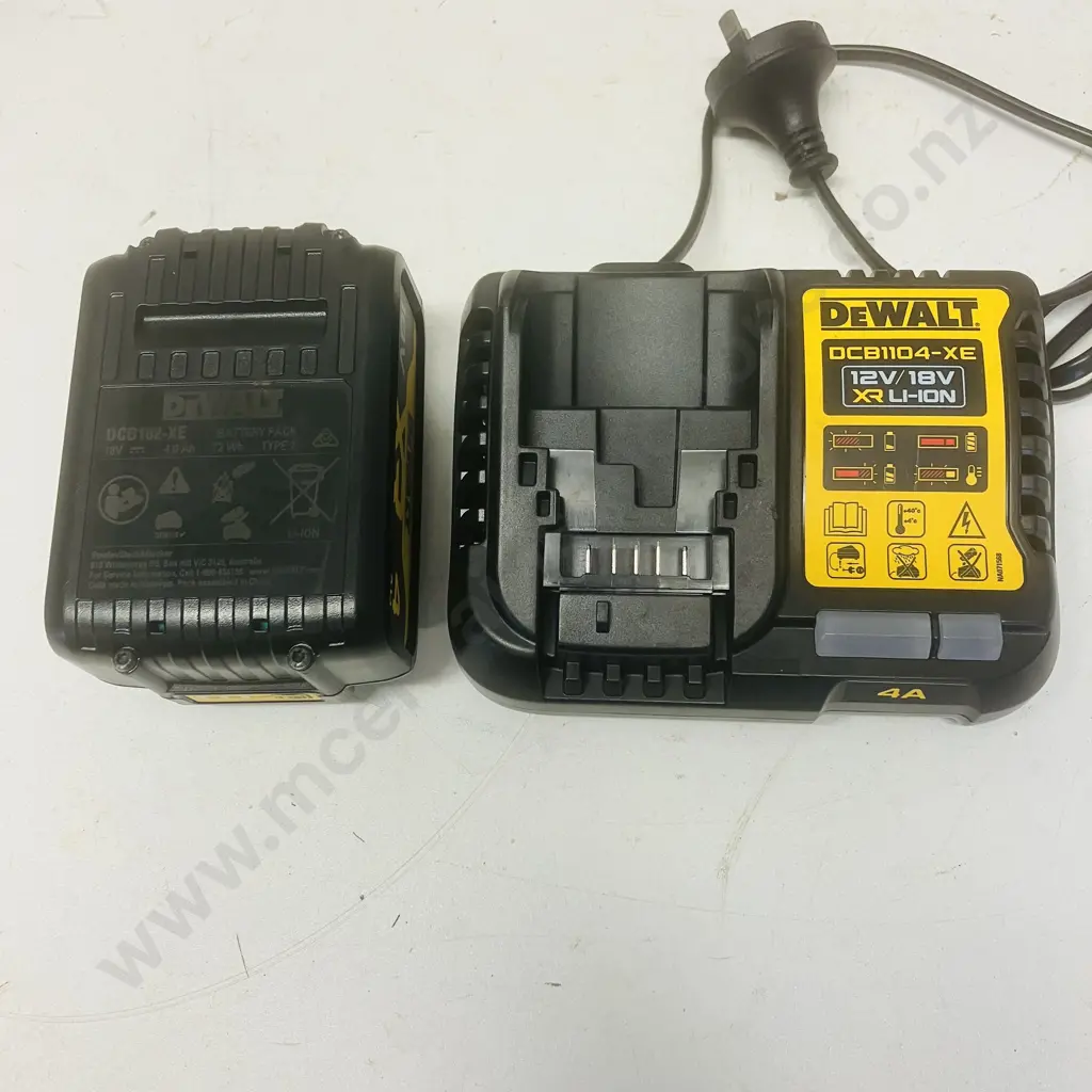 DeWalt 18V 4Ah Battery With DCB1104-XE 12V / 18V Charger Image 1++