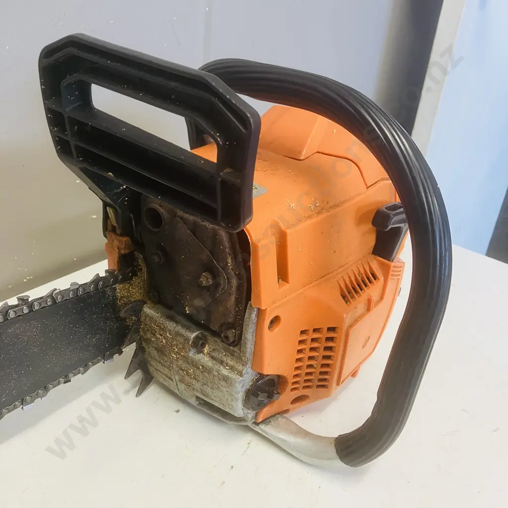 Petrol Power Chainsaw Image 1++