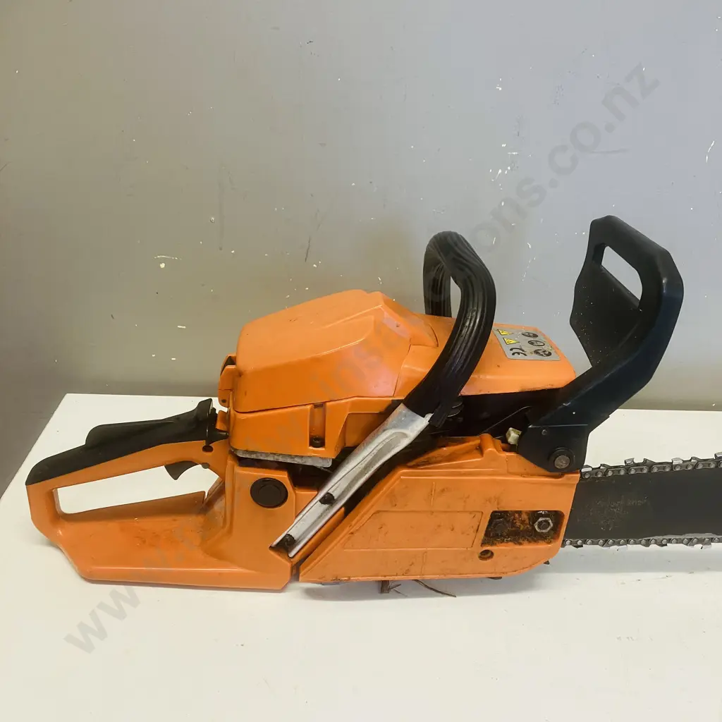 Petrol Power Chainsaw Image 1++
