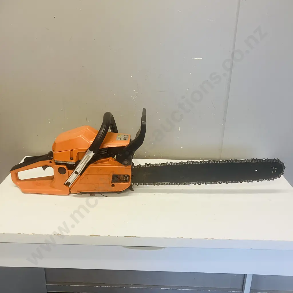 Petrol Power Chainsaw Image 1++
