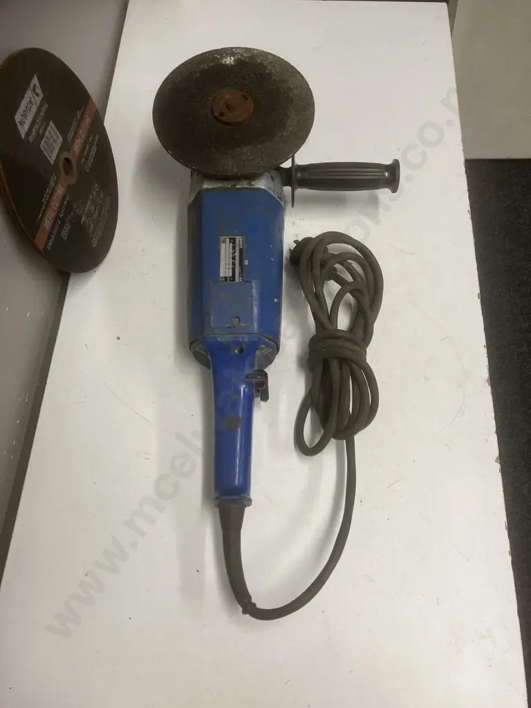Bosch (Germany) 2200W Angle Grinder With Cutting Discs Image 1++