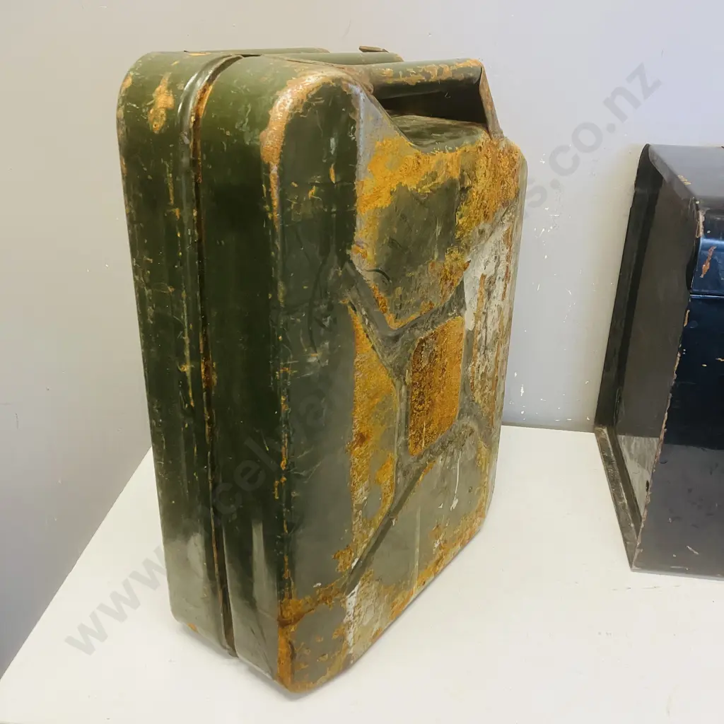 Black ISUZU Toolbox & 20 Litre Steel Jerry Can Image 1++