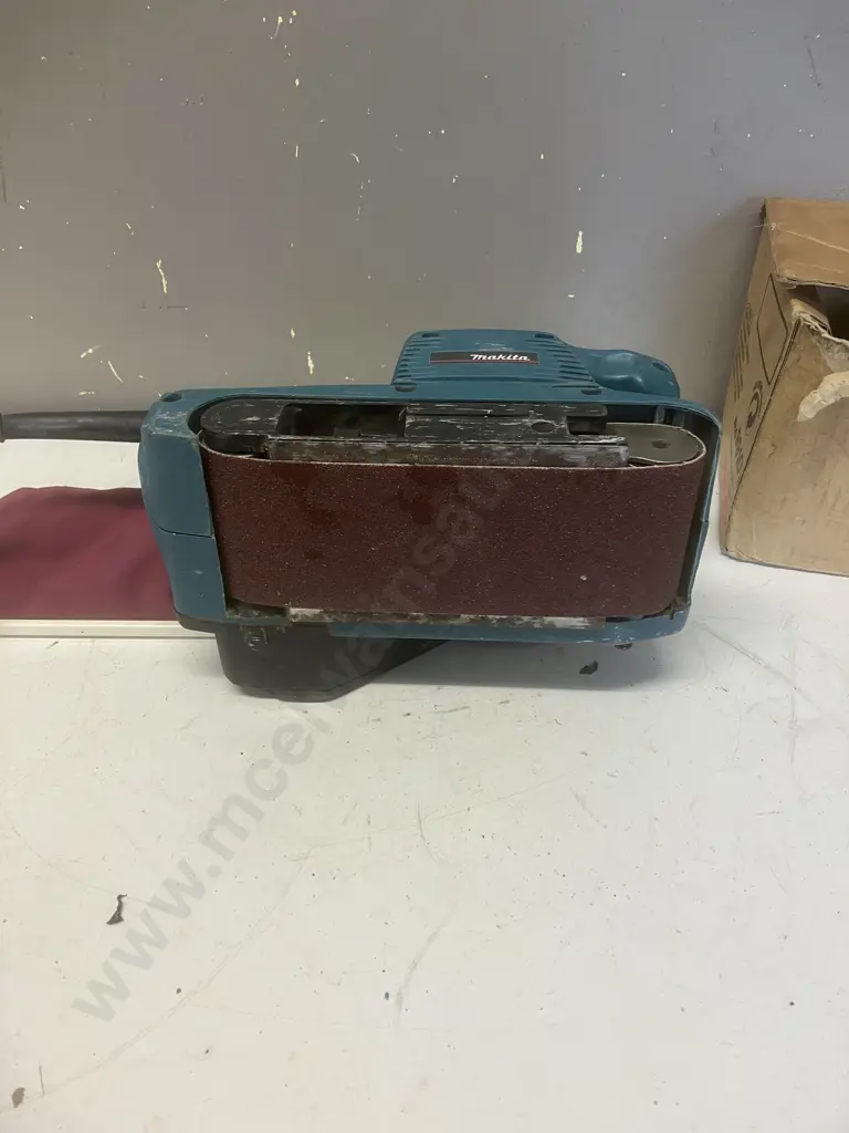 Makita 76mm (3") Belt Sander Model 9910 With Original Box Image 1++