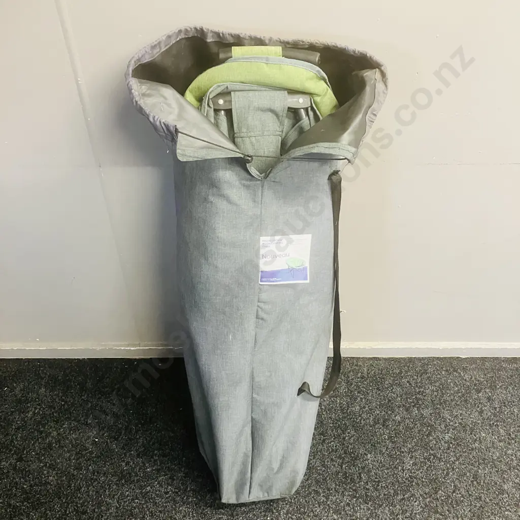 Nouveau Deluxe Escape Moon Camping Chair Image 1++