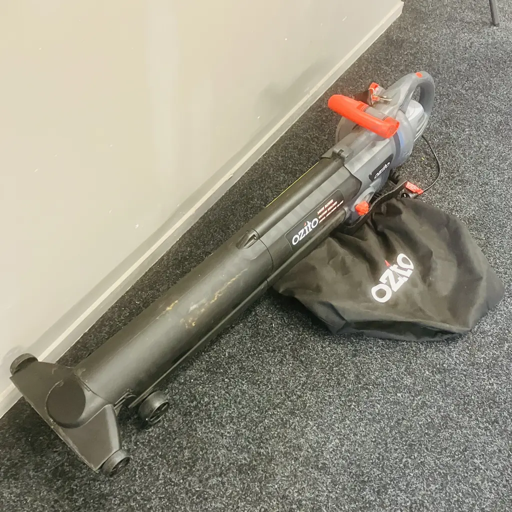 Ozito Blower Vac 2400W BLV-2402 Image 1++