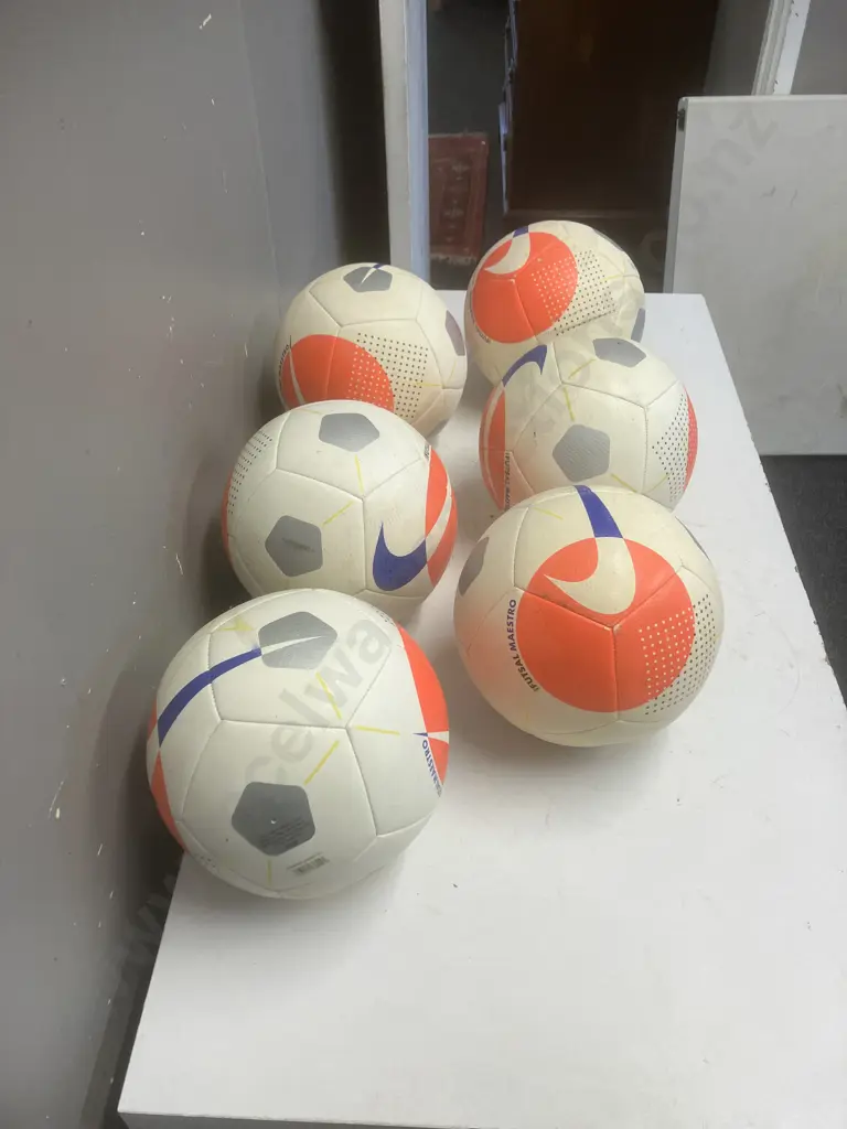 FUTSAL Maestro Pro Balls x 6 Image 1++
