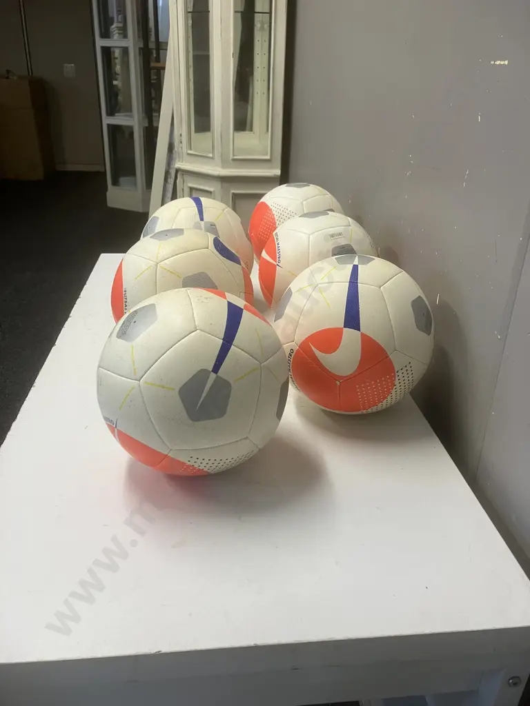 FUTSAL Maestro Pro Balls x 6 Image 1++