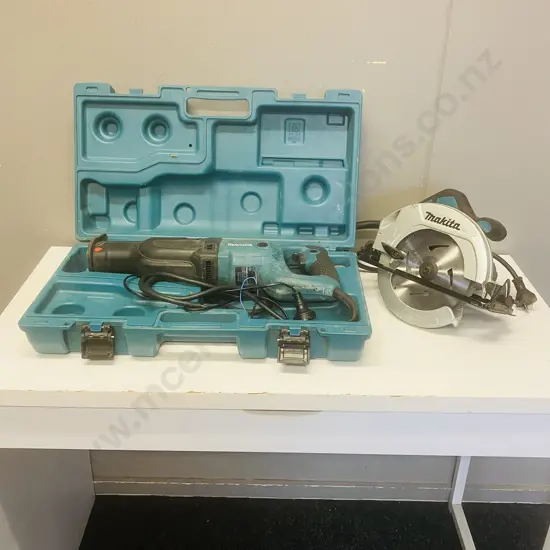 Makita Recipro Saw JR3030T (Needs Plug) IN Case With Makita 185mm Circular Saw HS7000