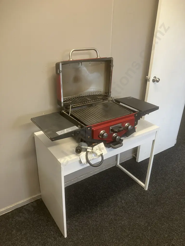 Gascraft Tailgate BBQ Grill 3 Burner Image 1++