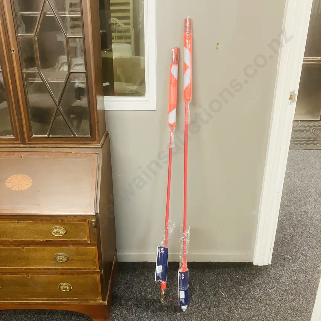 2 x OEX Safety Flags With LED Light 1.2m (One Missing Spring) Image 1++