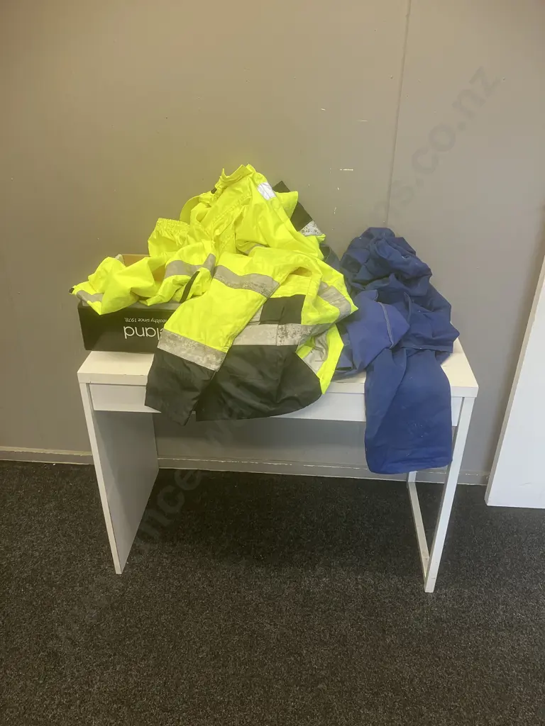 Overalls (6 92R), Dust Coat. Tuff Viz Raincoat & Leggings Size M Image 1++