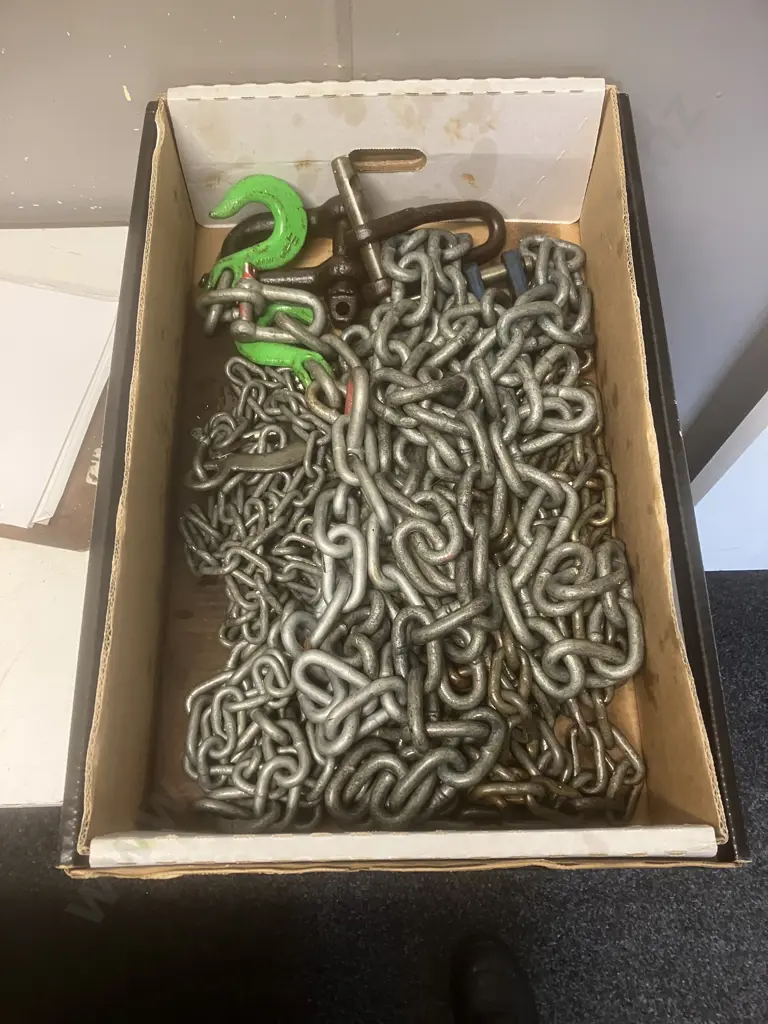 Box Lot Chains & Hooks Etc Image 1++