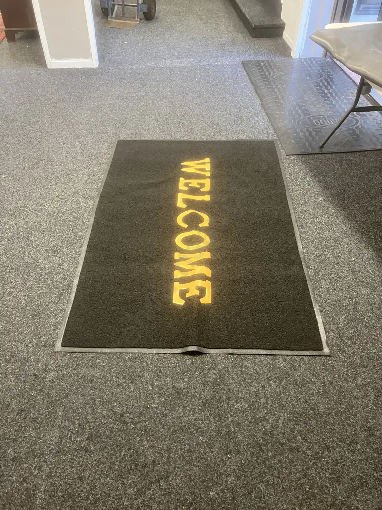 Large 117.5 x 176cm Mat With Large Welcome Image 1++