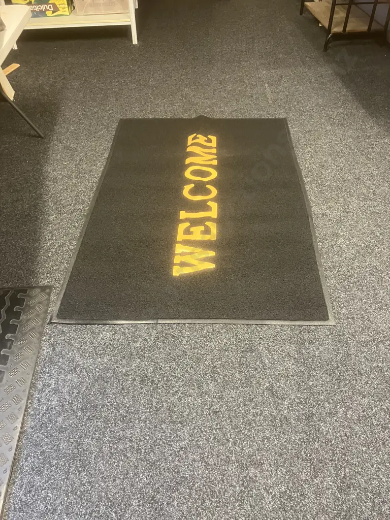 Large 117.5 x 176cm Mat With Large Welcome Image 1++