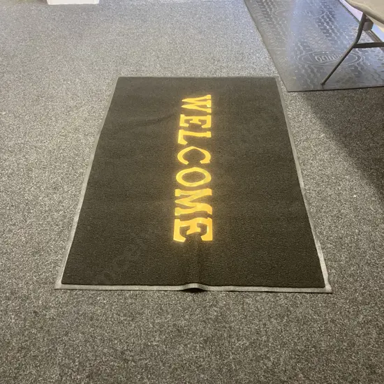 Large 117.5 x 176cm Mat With Large Welcome