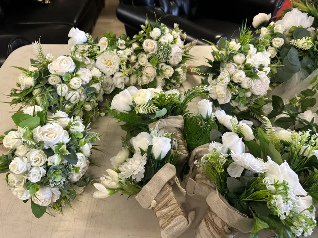 Faux Centre Piece, Bouquets Etc Image 1++