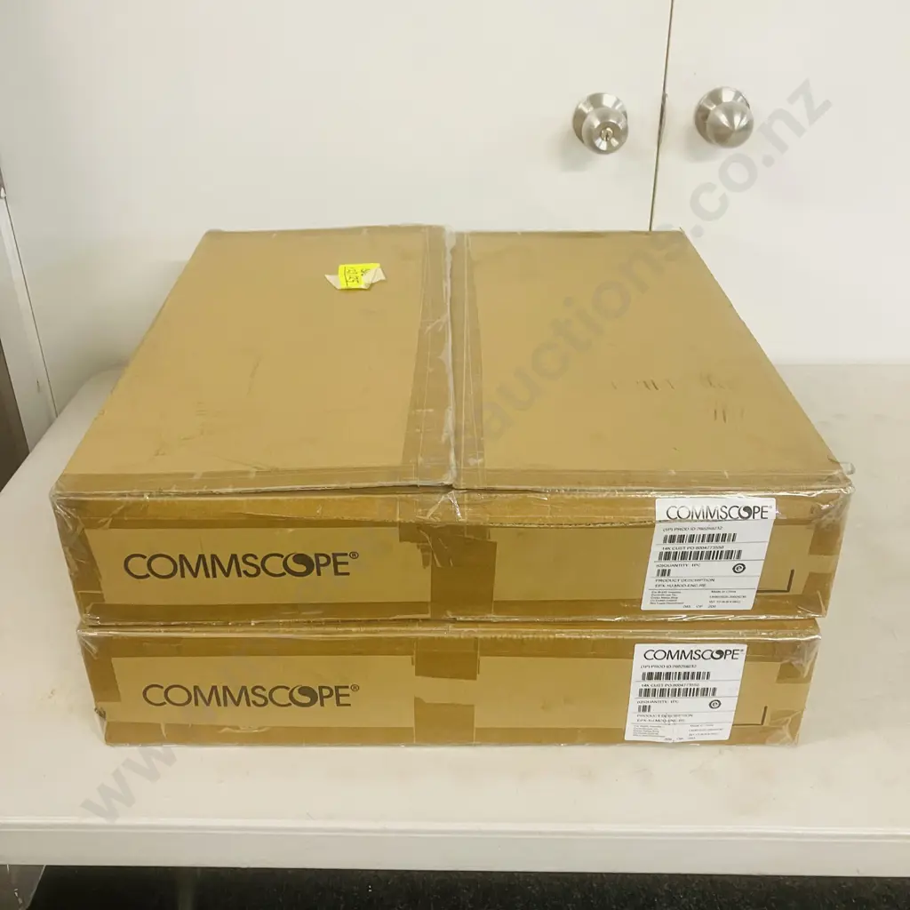 Pair of Commscope EPX 1U Sliding Panels EPX-1U-MOD-ENC-REAR-ENTRY 760259232 Image 1++