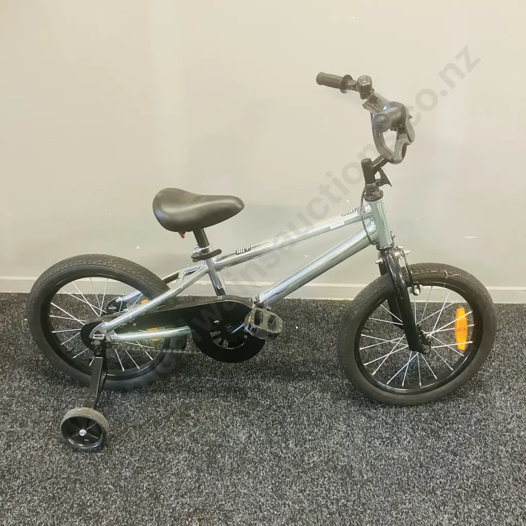 Silver Colour Childrens Bike With Trainer Wheels Image 1++
