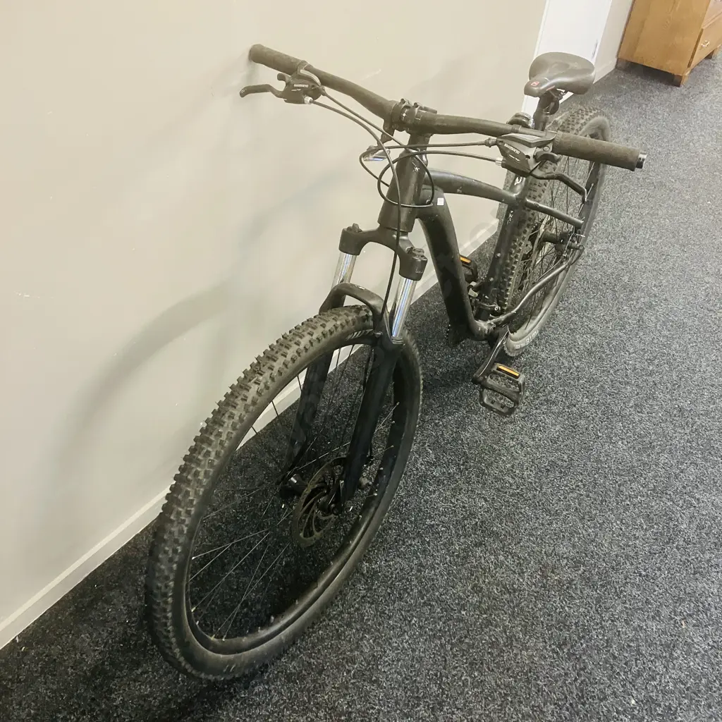Black Painted Mountain Bike With Kona Seat & Pedals Image 1++