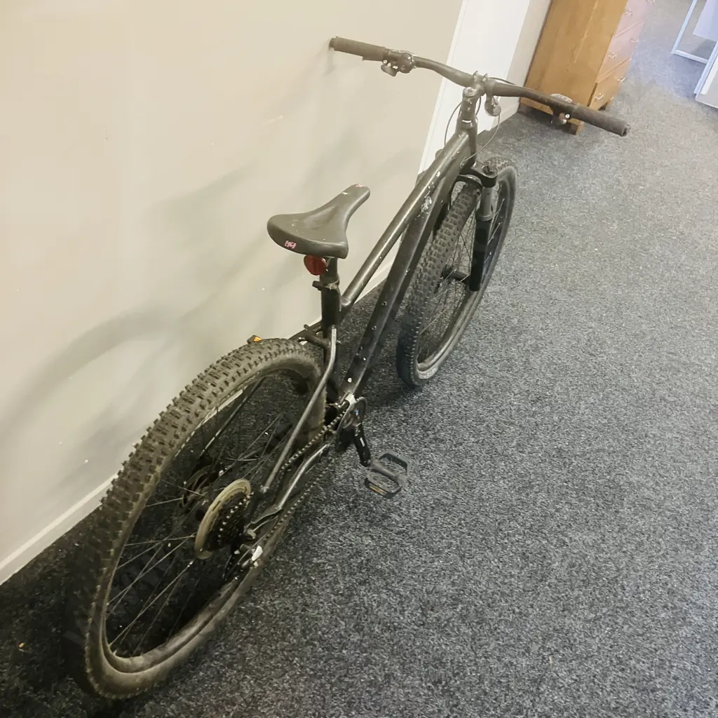 Black Painted Mountain Bike With Kona Seat & Pedals Image 1++