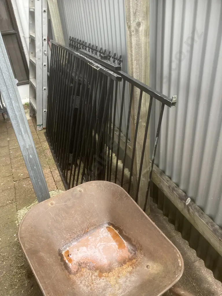 Steel & Aluminum Fence Pieces, Assorted Sizes Image 1++