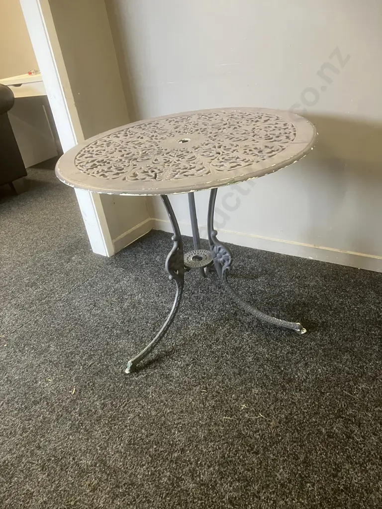 Aluminum Outdoor Table Painted Grey. 62 x 70.5cm Image 1++