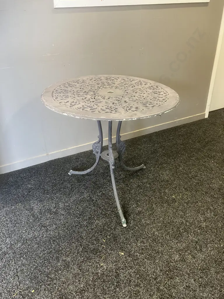 Aluminum Outdoor Table Painted Grey. 62 x 70.5cm Image 1++