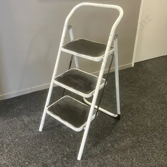 3 Step Stepladder. H103cm