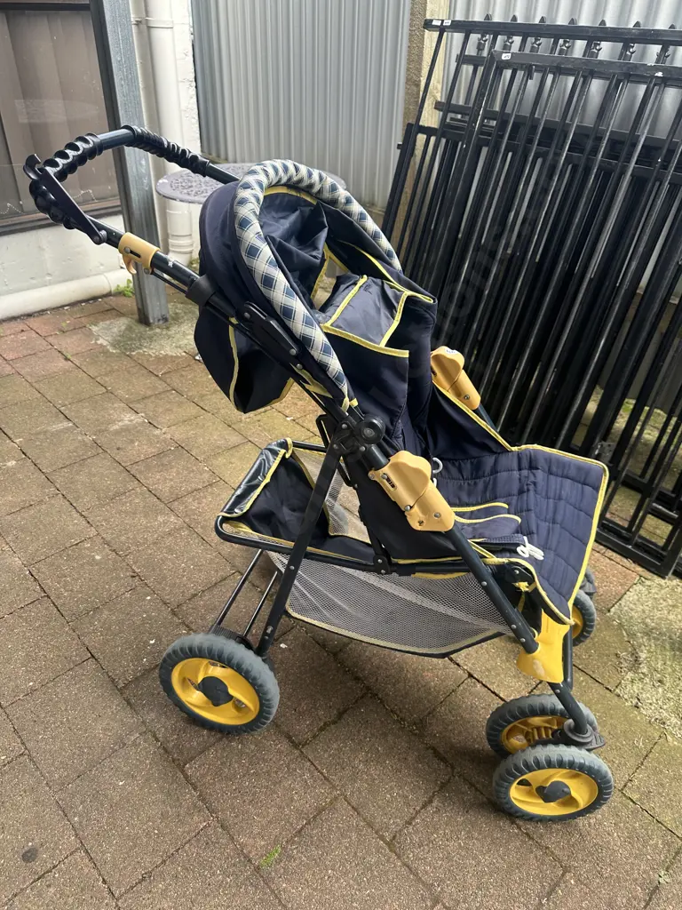 Childs Stroller Image 1++