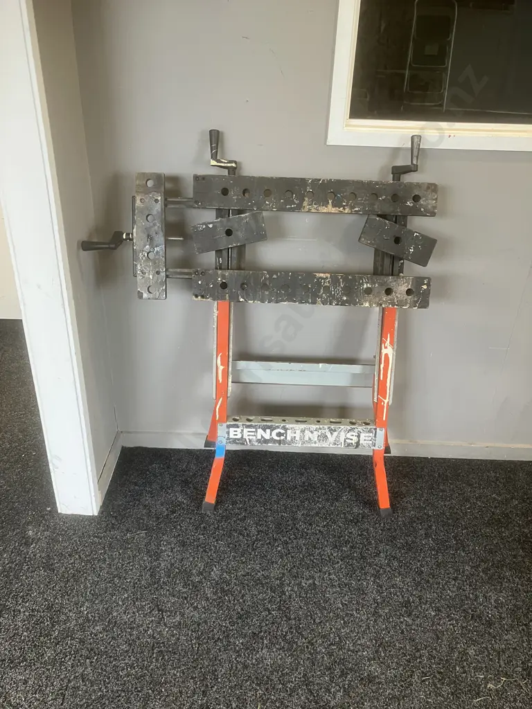 Vintage Bench N Vise Image 1++