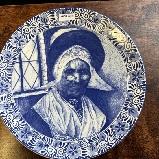 Vintage Delft Holland Handpainted blue and white Volendam Large Display Plate. Dia29cm