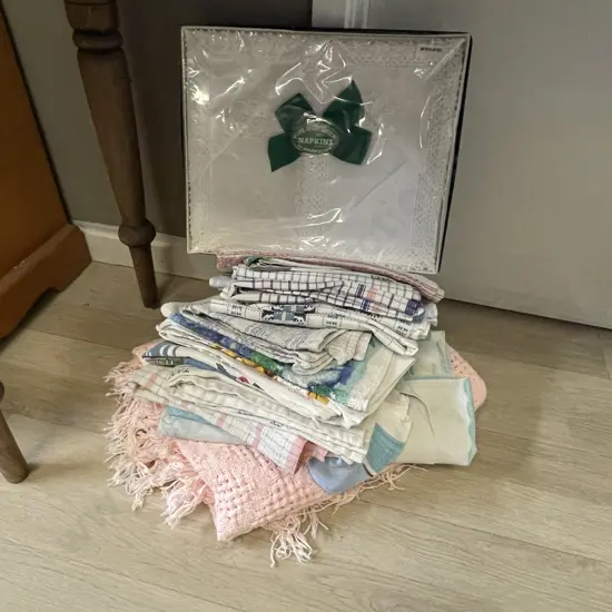 Assorted Vintage Linen