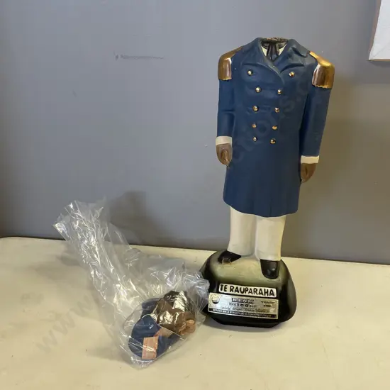 Vintage Jim Beam "Te Rauparaha" Musical Decanter. Stopper af