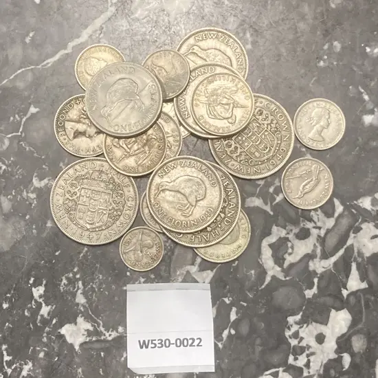 Lot of 20 NZ Coins, Half Crowns, Florins, Shillings, Sixpences Etc