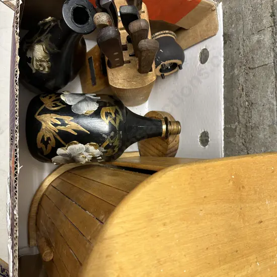 Box Lot Bread Caddy, Knife Block Etc(Unable to Sell so Donated)