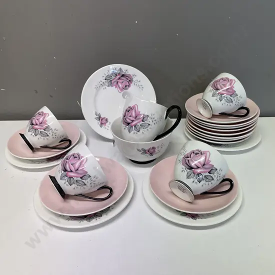 Queen Anne "Fair Lady" Teaware items (1 cup af)