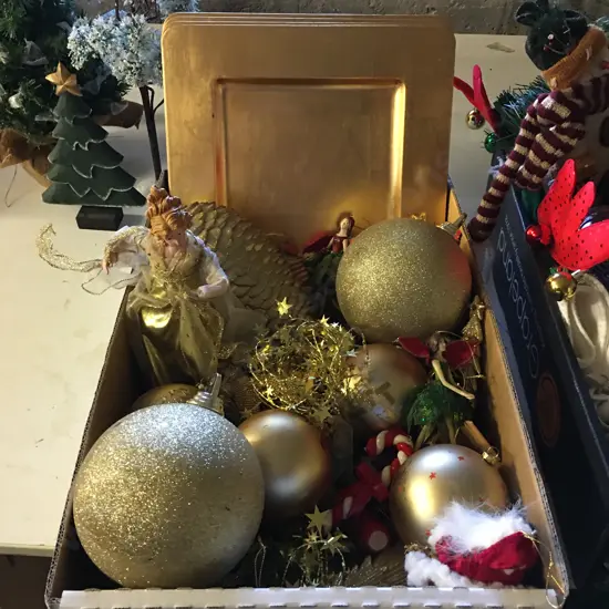 Box Lot Christmas - Gold Colour Decorations, Plates, Etc