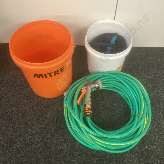 2 x Hoses, 2 x Buckets