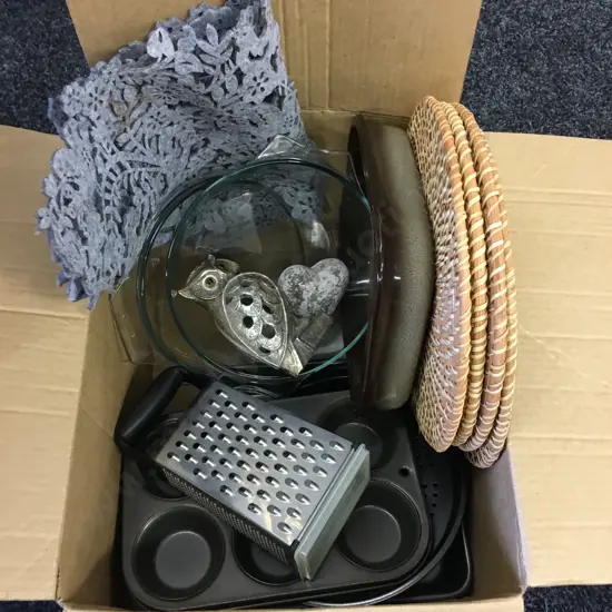 Bakeware, Ornaments, Placemats Etc