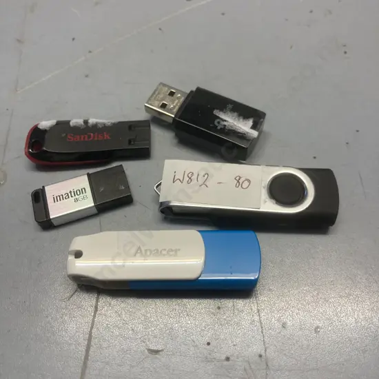 5 x  USB
