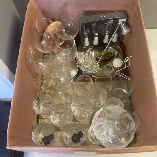 Box Lot Vintage Items, Glassware Etc