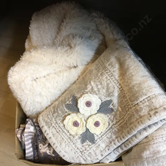 Royal Doulton Sheets, Throws & Duvet Covers