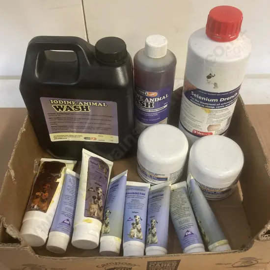 Box Lot Animal Sundries