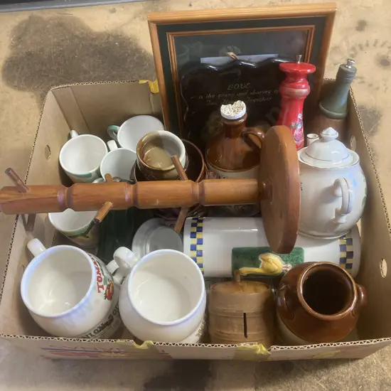 Box Lot Wooden Ware, Soup Mugs Etc