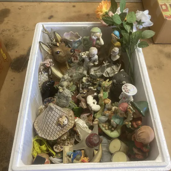 Box Lot Figurines, Candles, Faux Flowers Etc
