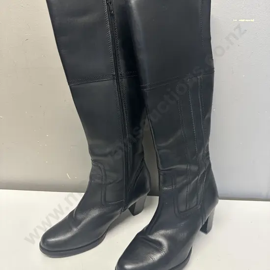 Pair Of Black Ladies Boots Size 37