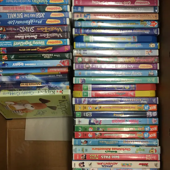 Selection Of Childrens Dvds Including Kipper, Christmas Adventure Etc