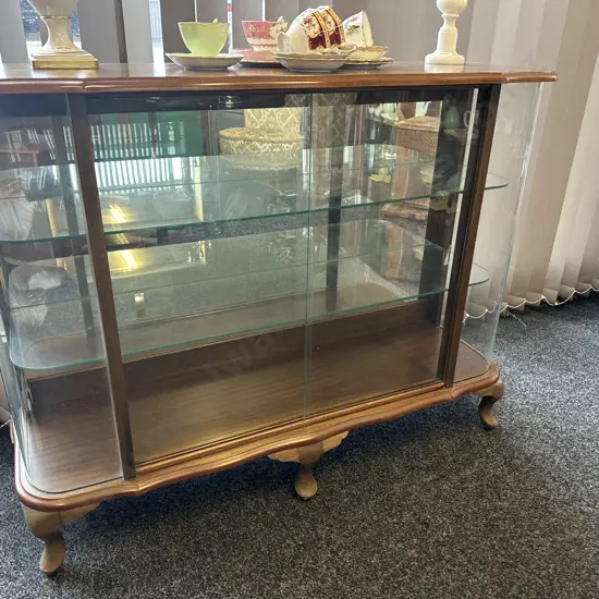 Queen Anne Style Mahogany Bow Front China Cabinet, Glass Sides, Shelves & Doors, Mirror Back, Cab Feet. H91 W120 D38cm