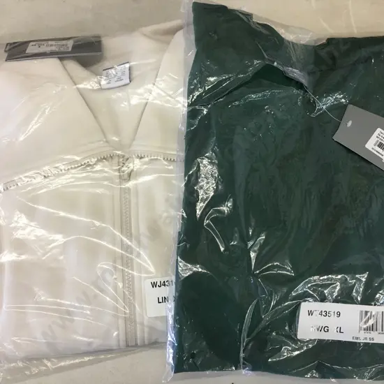 New Balance FZ Jacket Linen Colour & Dark Green Embossed Tee Shirt Size XL